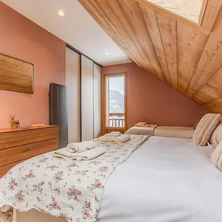 Peak - Saskia 302 - Sensational New - 3 Bedroom, 3 Bathroom Chalet Vaujany